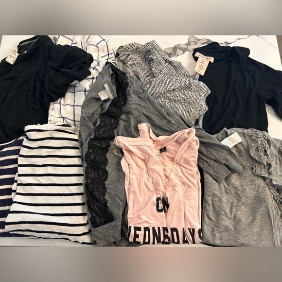 Bundle of women's small tops - Picture 1 of 5